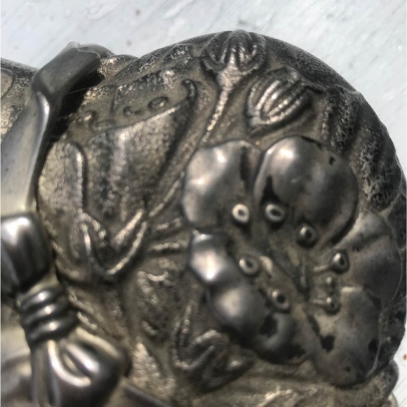 Vintage Heart-Shaped Silver Pewter Floral Trinket Box - Picture 3 of 6